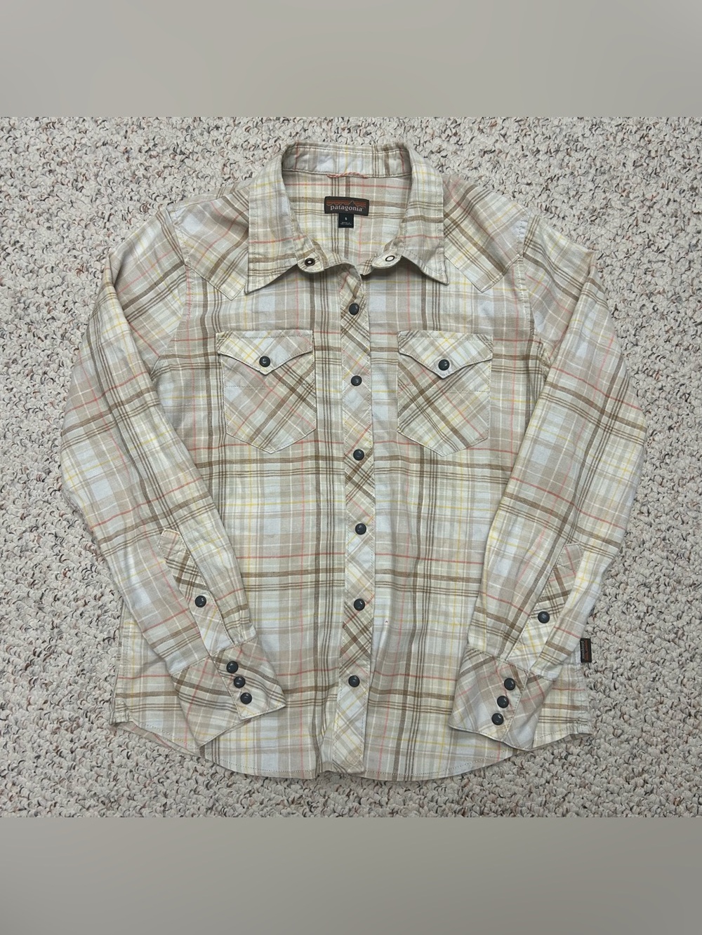 Patagonia Long Sleeve Western Snap Button Up Shirt Women’s Sz Small Tan #53350